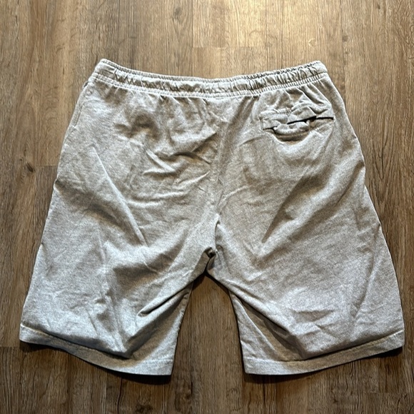 NIKE SHORTS SIZE(XXL) - Picture 7 of 7